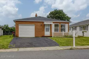 385 Barbados Dr N, Toms River Township, NJ 08757 - Photo 1