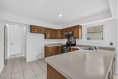 16 Murray Hill Terrace, Marlboro Township, NJ 07746 - Photo 13