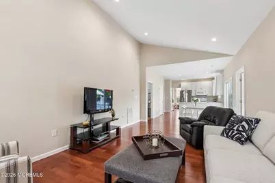 41 Saint Johns Drive, Freehold, NJ 07728 - Photo 19