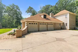373 Millstone Rd, Clarksburg, NJ 08510 - Photo 3