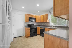 871 Liverpool Cir, Manchester Township, NJ 08759 - Photo 11