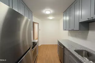 160 Cross Slope Ct, Manalapan Township, NJ 07726 - Photo 13