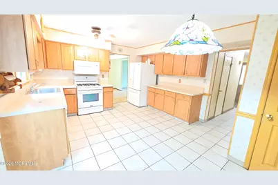 19 Brook Street, Farmingdale, NJ 07727 - Photo 7