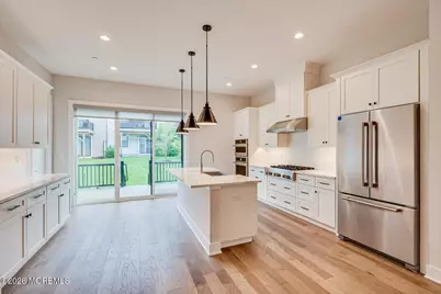 16 Valiant Court, Middletown, NJ 07748 - Photo 1