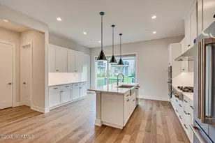 16 Valiant Ct, Middletown, NJ 07748 - Photo 13