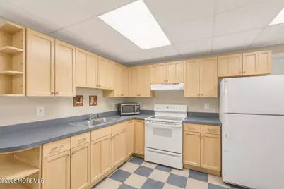 102 Parker Road, Eatontown, NJ 07724 - Photo 31