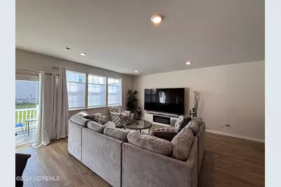 4 Victoria Gardens Square, Neptune Township, NJ 07753 - Photo 11