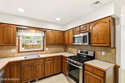 829 Mizzen Avenue, Beachwood, NJ 08722 - Photo 7