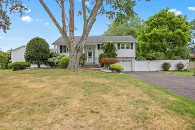 35 Chesapeake Road, Manalapan Township, NJ 07726 - Photo 3