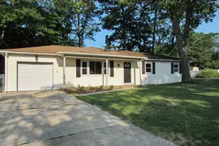 913 Larchmont St, Toms River Township, NJ 08757 - Photo 1