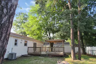 913 Larchmont St, Toms River Township, NJ 08757 - Photo 5