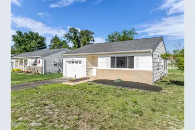 12 Bolingbroke Drive, Toms River Township, NJ 08757 - Photo 3