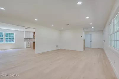 300 E Chestnut Avenue, Metuchen, NJ 08840 - Photo 19
