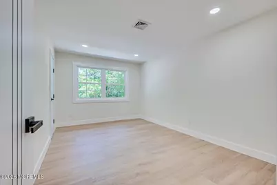 300 E Chestnut Avenue, Metuchen, NJ 08840 - Photo 47