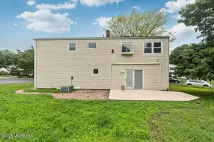 24 Fairview Dr, Middletown, NJ 07748 - Photo 33