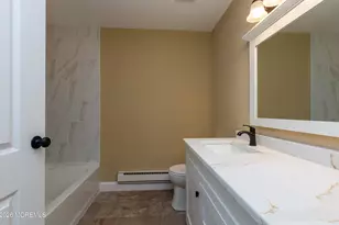 598B Lake Point Dr, Lakewood, NJ 08701 - Photo 11