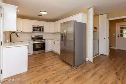 598B Lake Point Drive, Lakewood, NJ 08701 - Photo 5