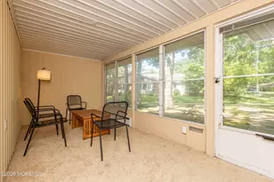 598B Lake Point Dr, Lakewood, NJ 08701 - Photo 9