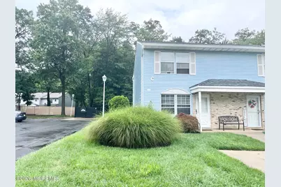 82 Cliffwood Avenue W #17, Cliffwood, NJ 07721 - Photo 1
