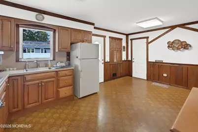 644 Berkeley Avenue, Beachwood, NJ 08722 - Photo 5