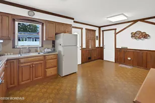 644 Berkeley Ave, Beachwood, NJ 08722 - Photo 5