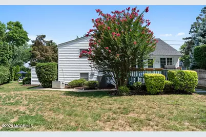 31 Circle Place, Lincroft, NJ 07738 - Photo 5