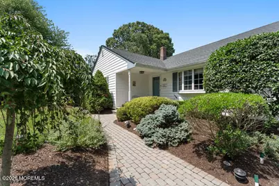 31 Circle Place, Lincroft, NJ 07738 - Photo 3
