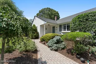 31 Circle Pl, Lincroft, NJ 07738 - Photo 3