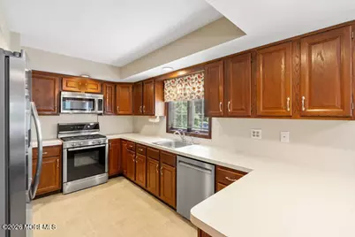 31 Circle Place, Lincroft, NJ 07738 - Photo 19
