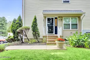 163 Yarmouth Ct, Holmdel, NJ 07733 - Photo 3
