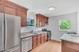 31 Cherry Ln, Howell Township, NJ 07731 - Photo 7