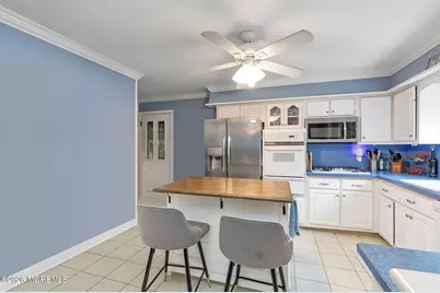 18 E Francis Avenue, Morganville, NJ 07751 - Photo 5