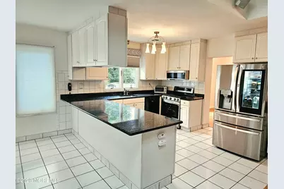 655 Laurel Avenue, Holmdel, NJ 07733 - Photo 11