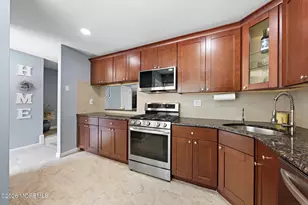 344 Constitution Cir, North Brunswick Township, NJ 08902 - Photo 3