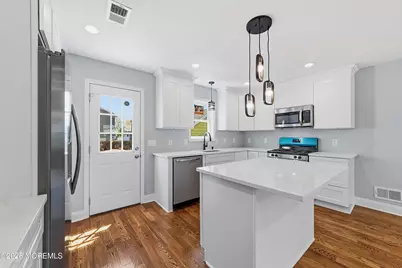 270 Alpine Way, Laurence Harbor, NJ 08879 - Photo 5