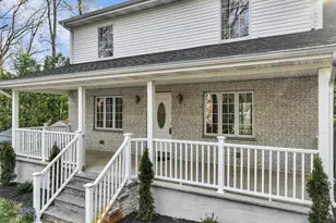 23 Oakland Mills Rd, Manalapan Township, NJ 07726 - Photo 3