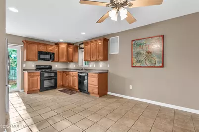 23 Oakland Mills Road, Manalapan Township, NJ 07726 - Photo 9