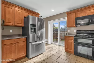 23 Oakland Mills Road, Manalapan Township, NJ 07726 - Photo 11