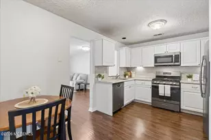 321 Tulip Ln, Freehold, NJ 07728 - Photo 7