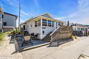 4 Bowling Green, Point Pleasant Beach, NJ 08742 - Photo 3