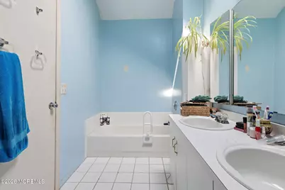 38 Kentucky Way, Freehold, NJ 07728 - Photo 17