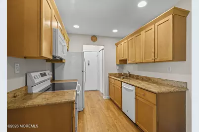 78 Overlook Way #E, Manalapan Township, NJ 07726 - Photo 5