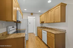 78 Overlook Way, Manalapan Township, NJ 07726 - Photo 5