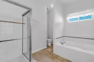 27 Bellflower Dr, Lakewood, NJ 08701 - Photo 9