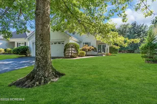27 Bellflower Dr, Lakewood, NJ 08701 - Photo 15