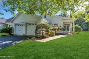 27 Bellflower Dr, Lakewood, NJ 08701 - Photo 13
