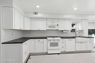 126 Linnea Ln, Brick, NJ 08724 - Photo 5