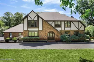 16 Sherwood Ct, Holmdel, NJ 07733 - Photo 1