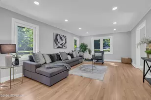 10 Sunrise Cir, Holmdel, NJ 07733 - Photo 3