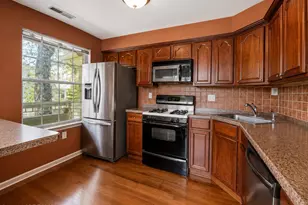35 Powell Ct, Hightstown, NJ 08520 - Photo 9